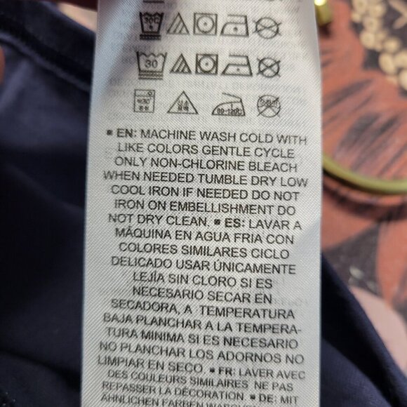 NFL Team Apparel Woman's Extra Large Navy Chicago Bears "Fields" V Neck T-Shirt - Picture 10 of 11